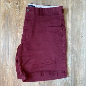 J. Crew Men's 5 Inch Shorts in Burgundy